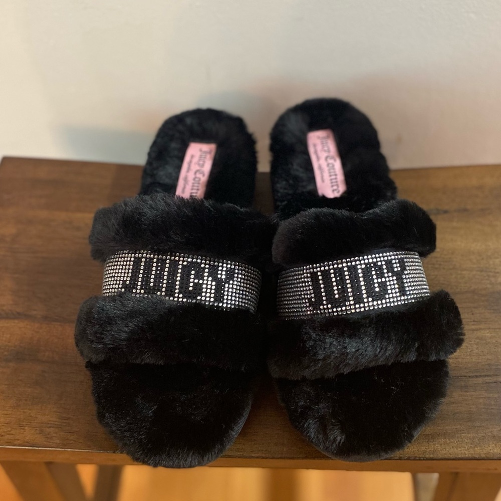 NWOT Juicy Couture slides